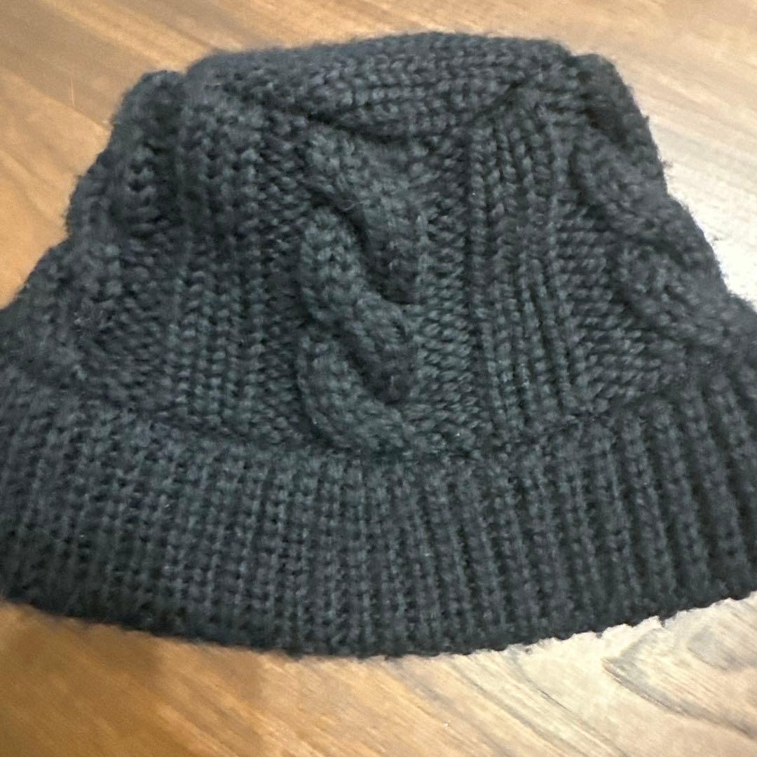 PRADA ブラックニット帽 Mサイズ