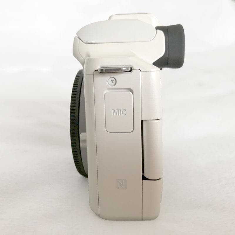 Canon EOS Kiss M ダブルレンズキット ホワイト【美品】おまけ多数