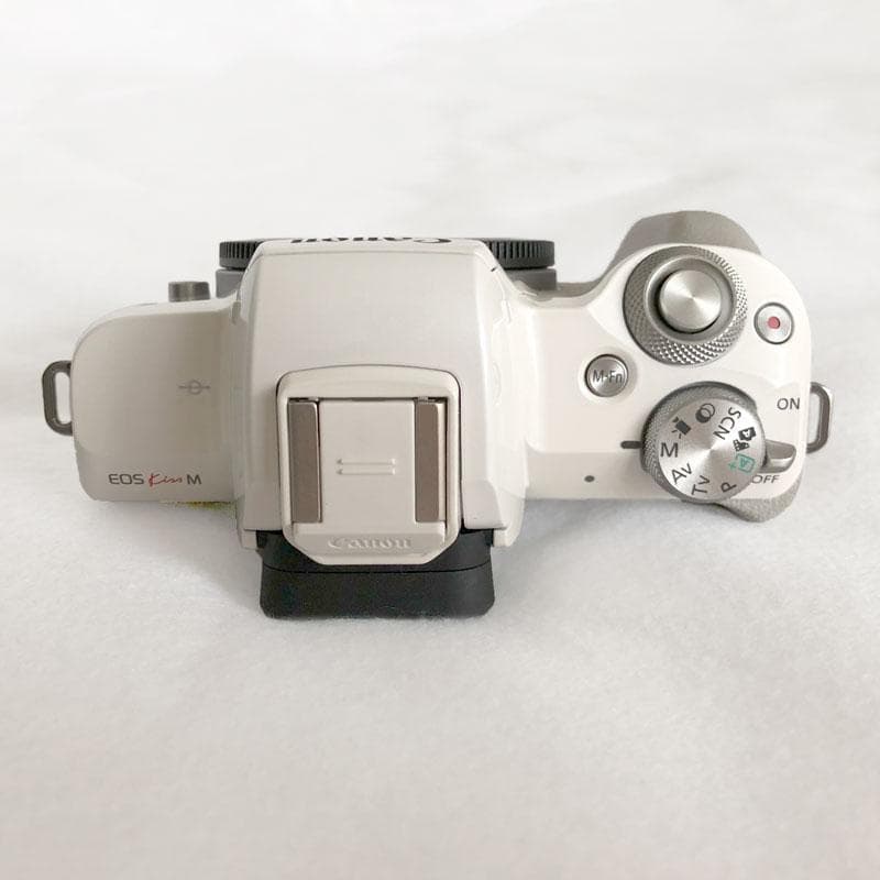 Canon EOS Kiss M ダブルレンズキット ホワイト【美品】おまけ多数