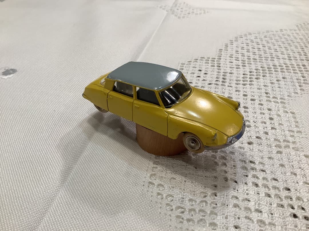 美品　仏製　DINKY TOYS CITROEN DS19 ミニカー