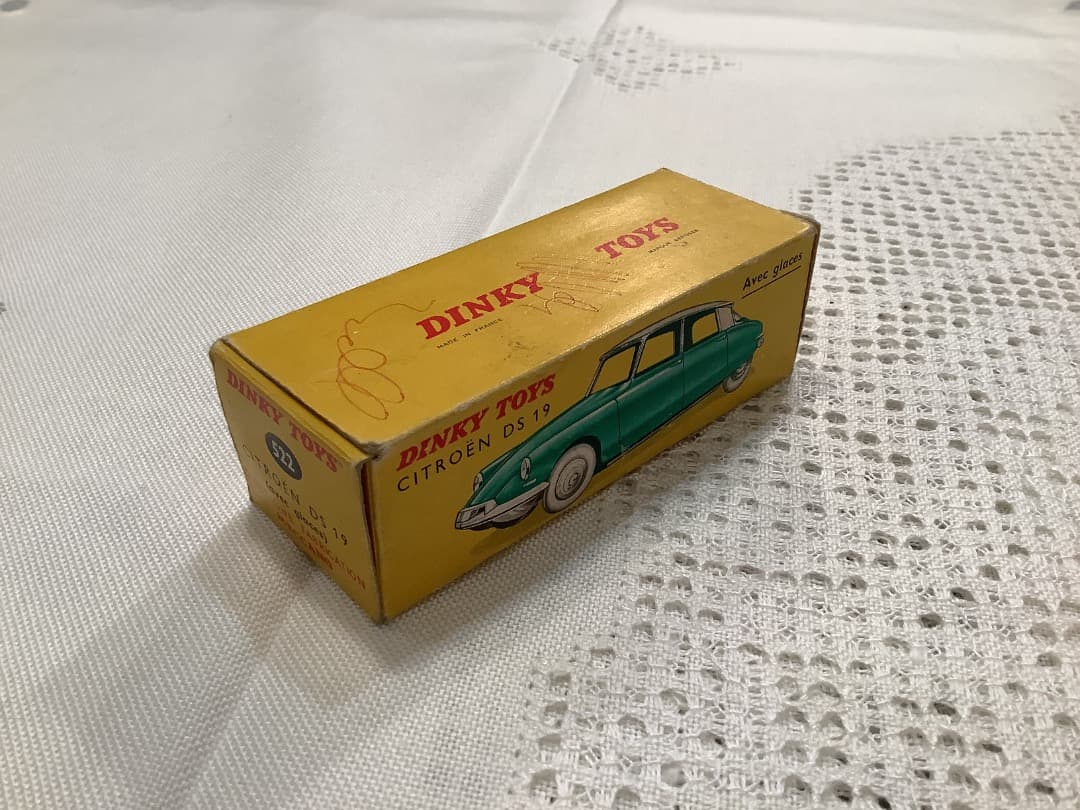 美品　仏製　DINKY TOYS CITROEN DS19 ミニカー