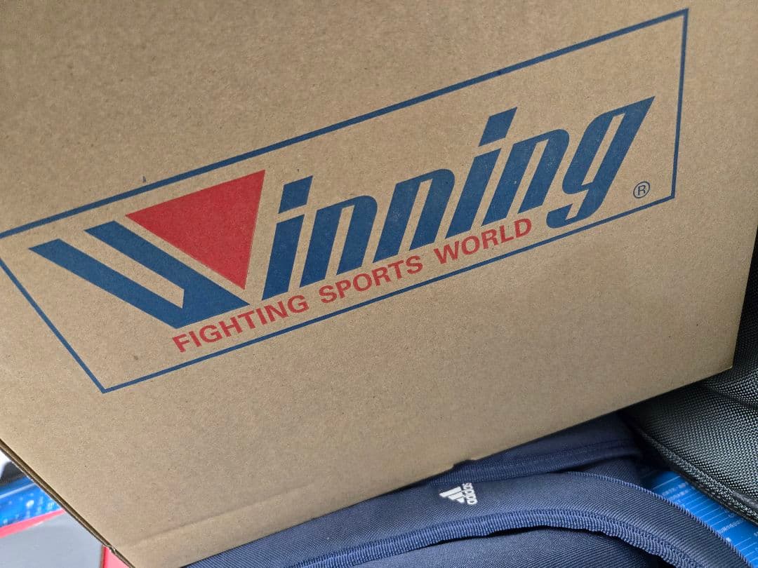 新品Winning ボクシングヘッドギア M 赤