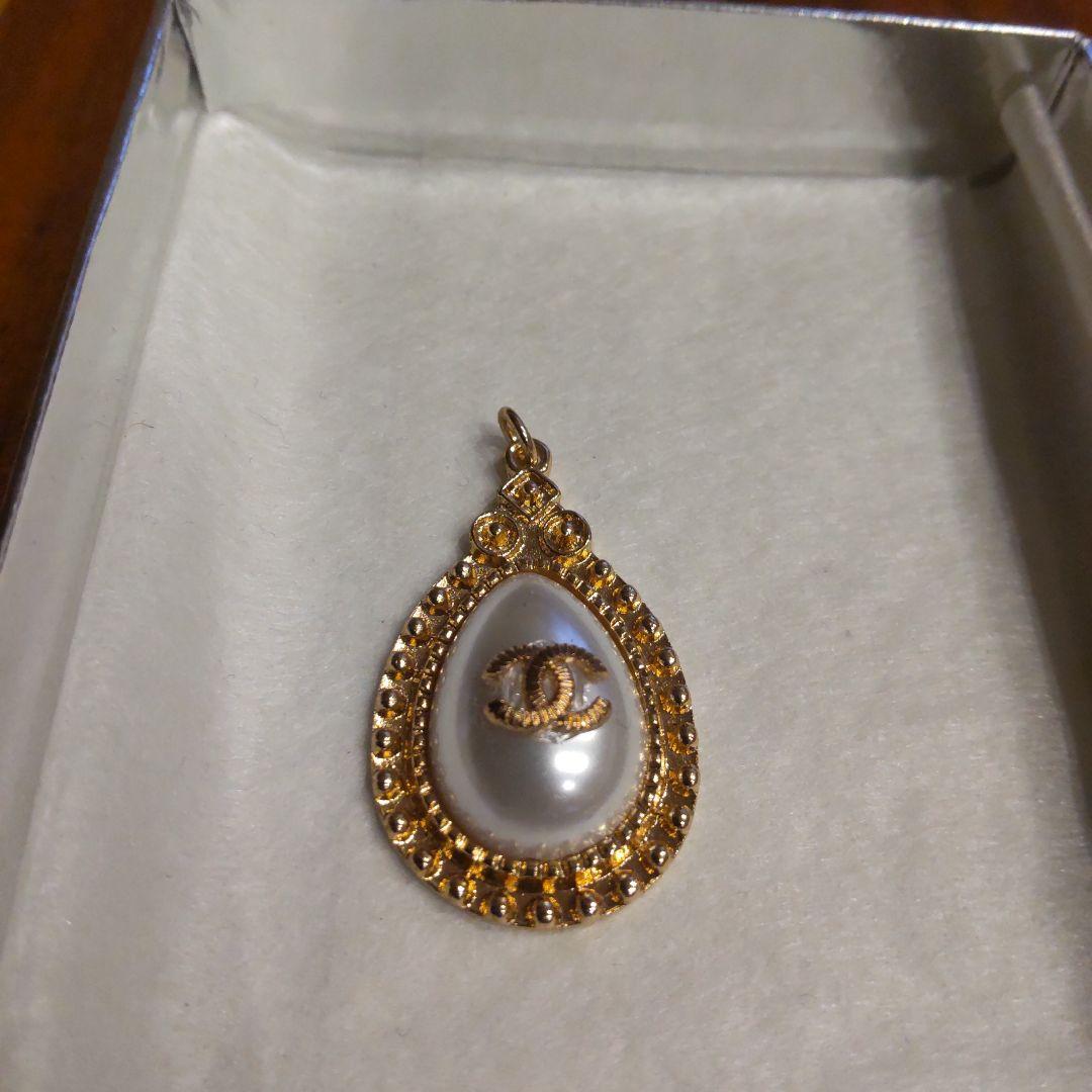 CHANEL ブローチセット 星型とロケット型