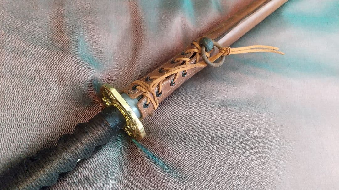 【概ね美品】模造刀 軍刀 革鞘 皮鞘 時代 ミリタリー サバゲー 日本軍 鍔