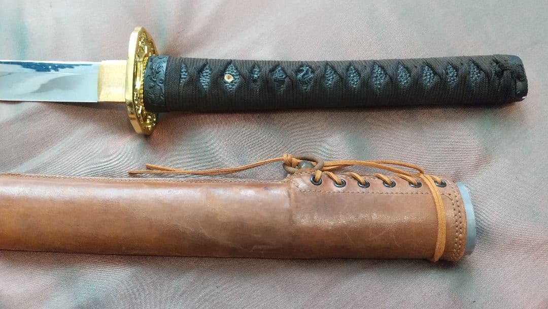 【概ね美品】模造刀 軍刀 革鞘 皮鞘 時代 ミリタリー サバゲー 日本軍 鍔