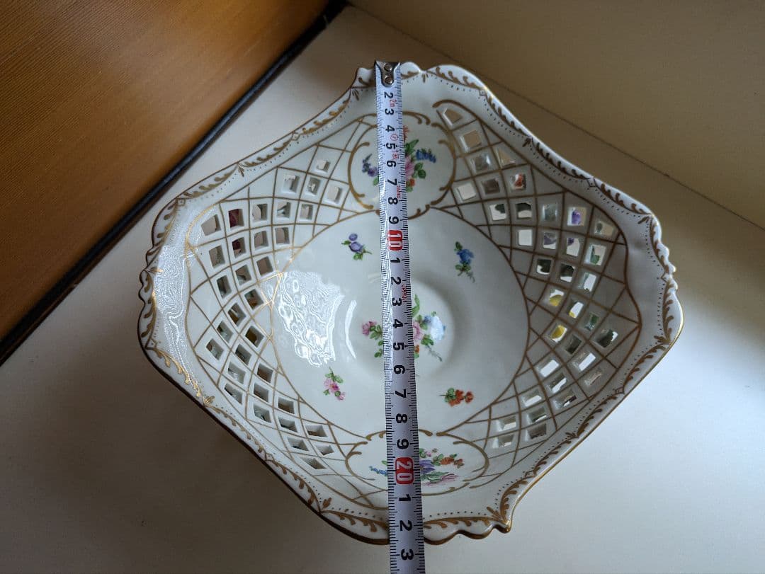 ドレスデン バスケット　花柄 透かし模様 猫足 ボウル　磁器
