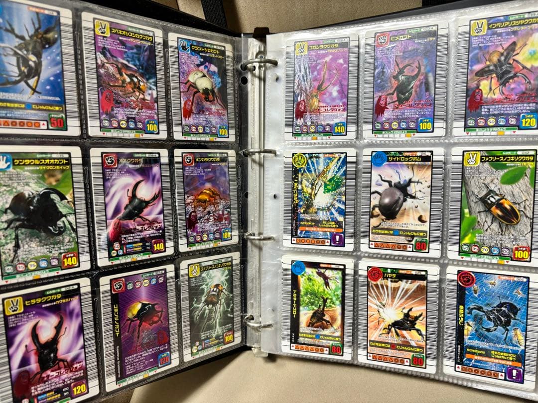 ムシキング　引退品　まとめ売り　ファイル4個分