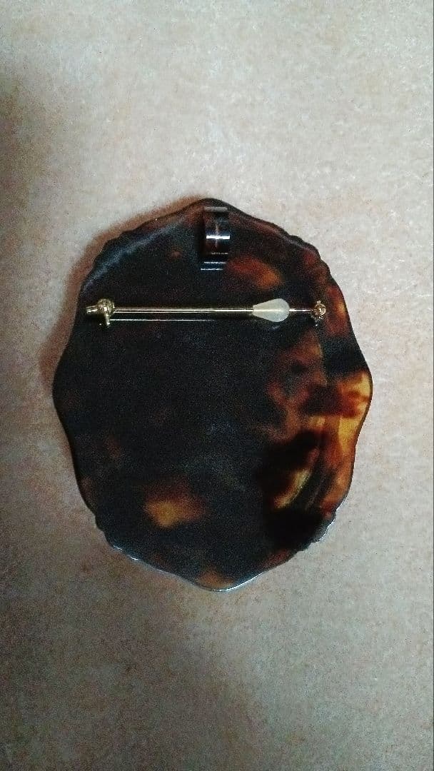 値下　￥26000→19000ベストサイズ　鼈甲枠カメオ　ブローチ　ペンダント