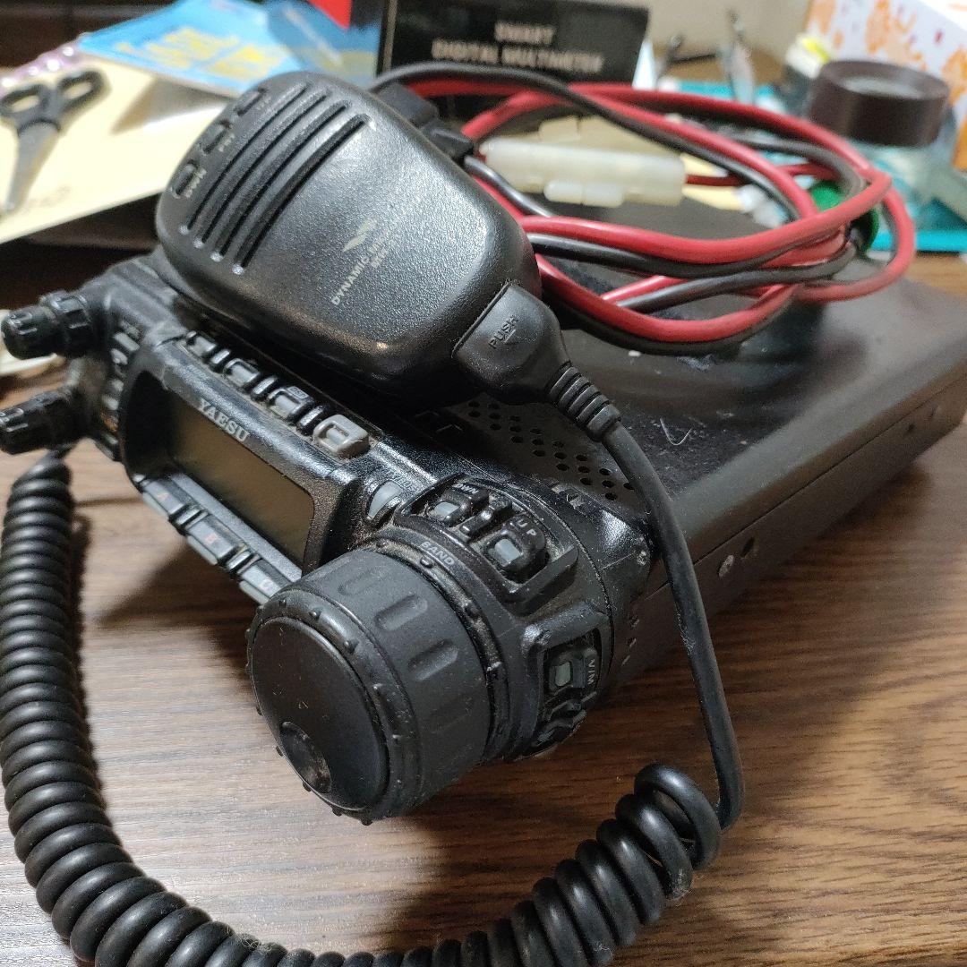 YAESU トランシーバー マイク付き FT-857　50W ほぼ新品。