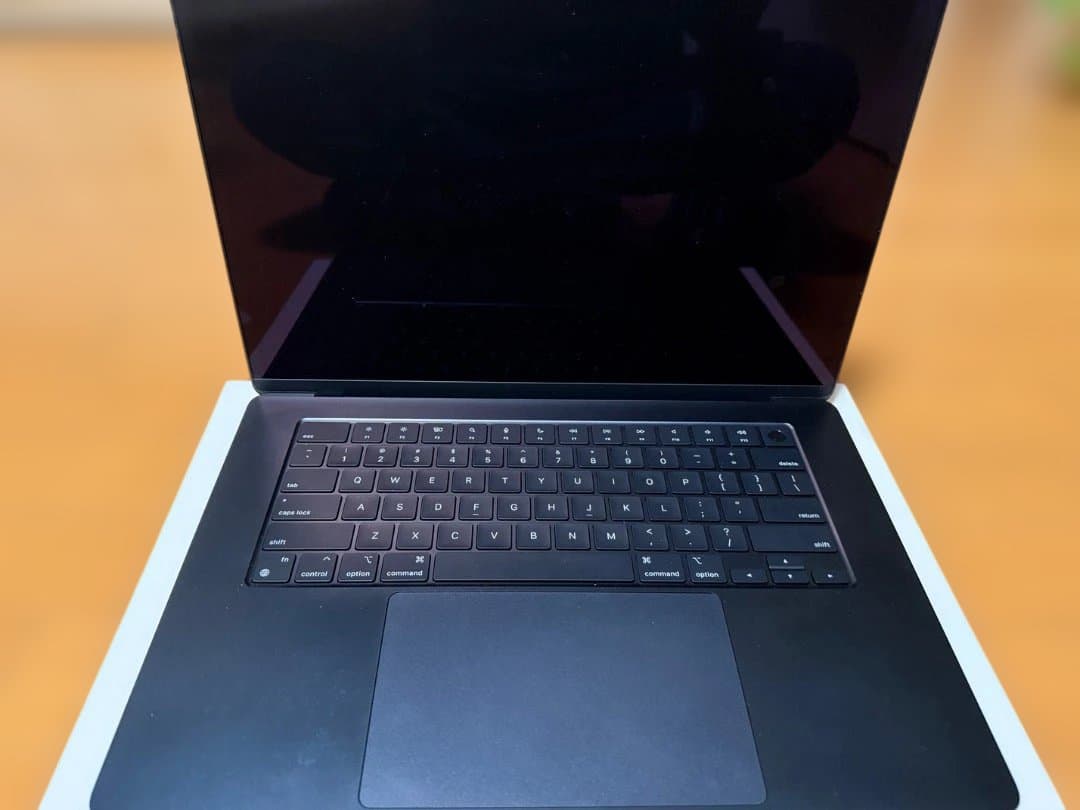 15インチ MacBook Air (M2, 2023) — ミッドナイト