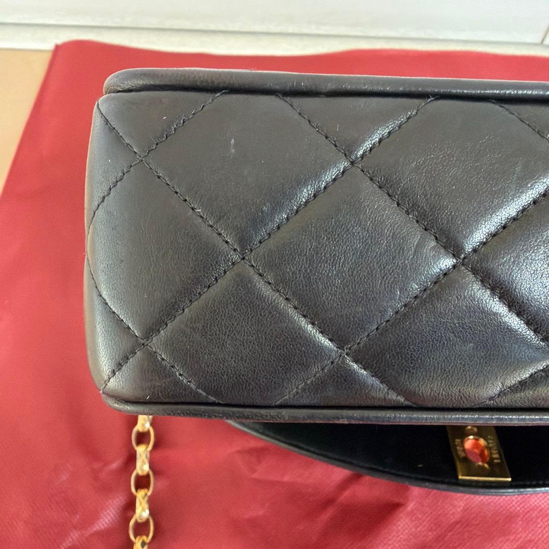 Chanel 黒 キルティング ショルダーバッグ　シャネル マトラッセ