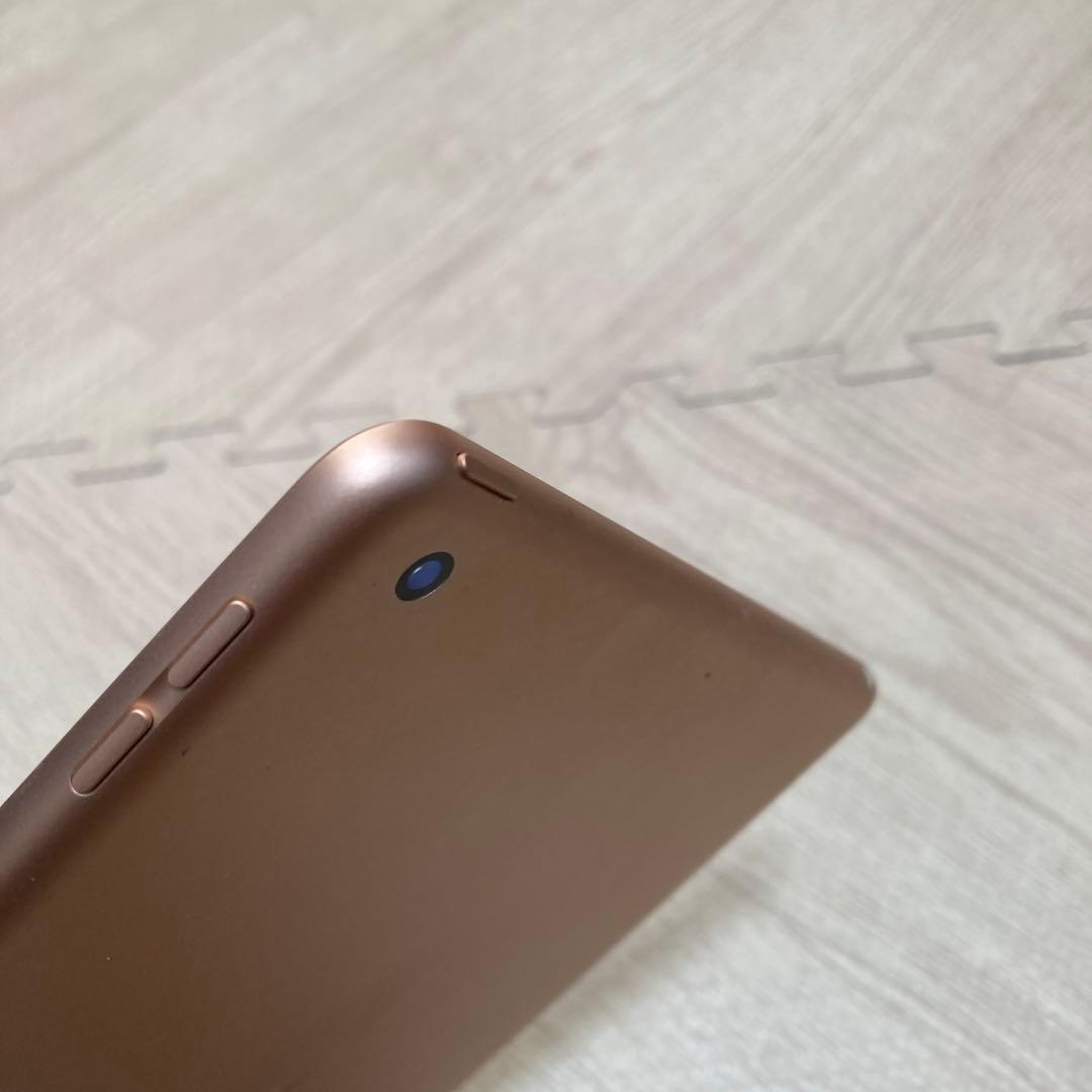 Apple iPad ゴールド 本体　第8世代