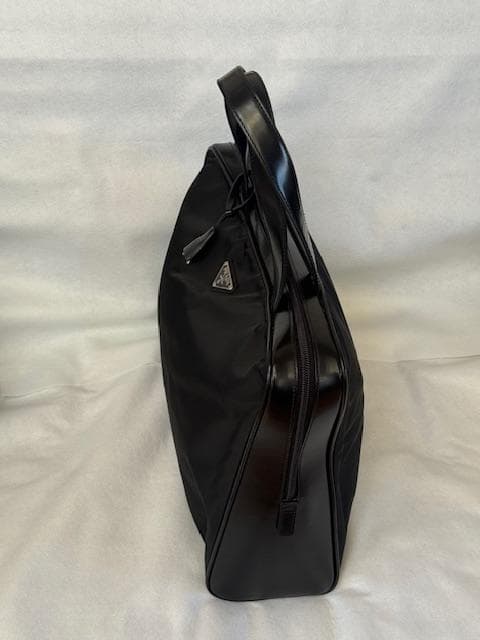 プラダ バッグ 女性ビジネス用に最適