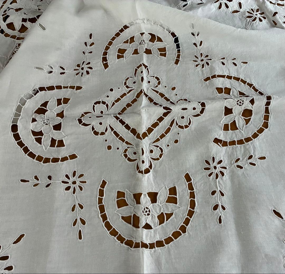 フランスアンティーク*手刺繍*花かご刺繍*テーブルクロス*カバー*ボビンレース