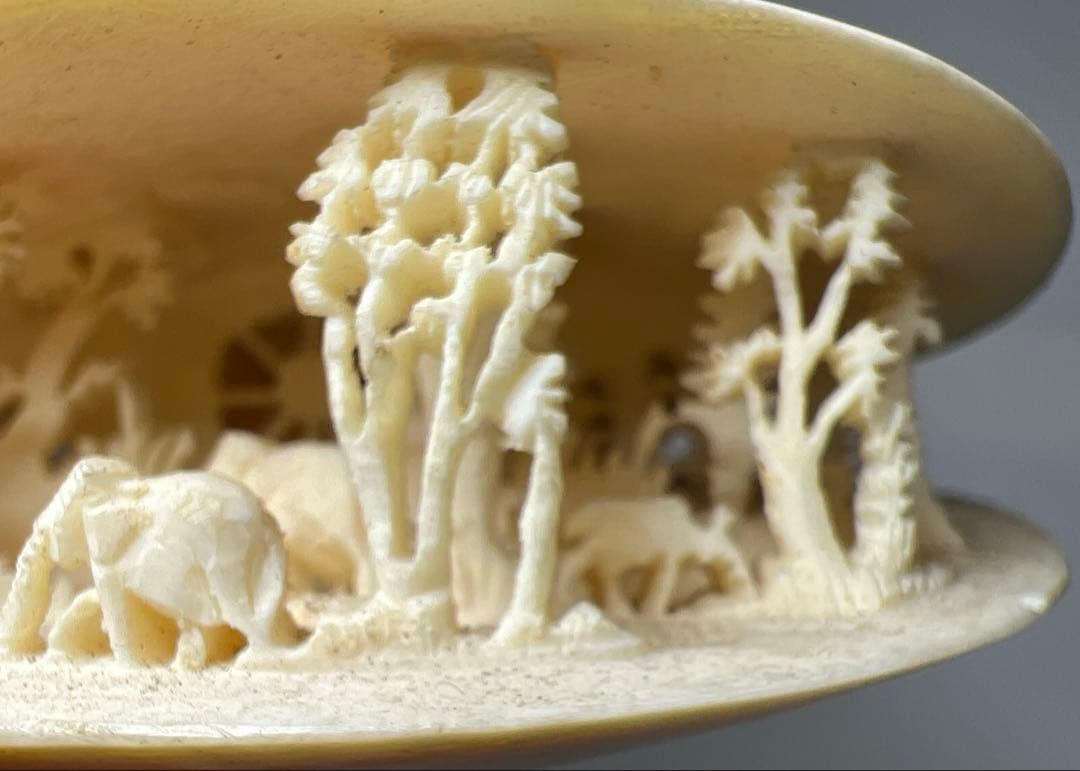 極上貝透彫置物　50g/横幅約7㎝　東Y8-0109☆2Fタサオ