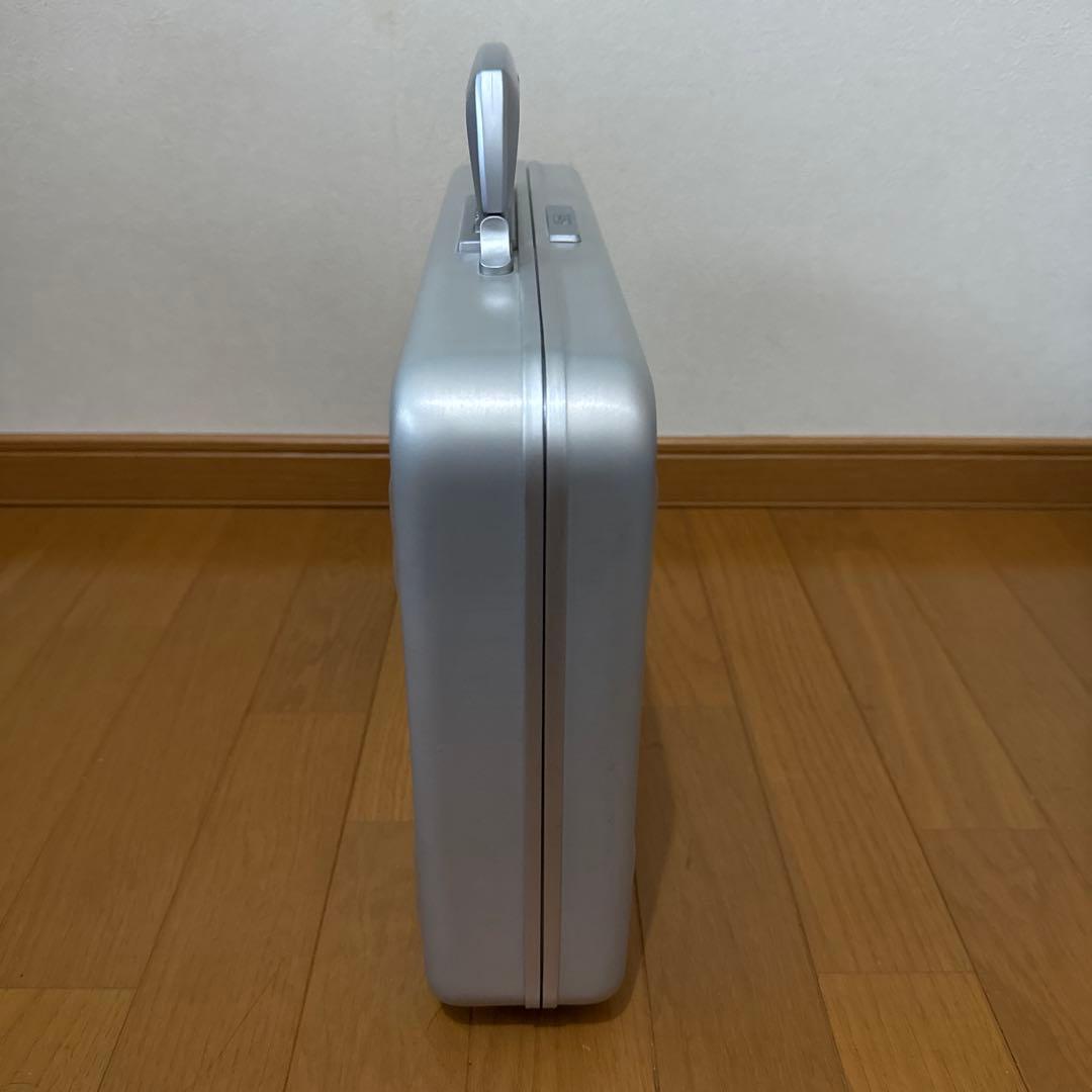 あずる様用【ZERO HALLIBURTON】 アルミケース 中型