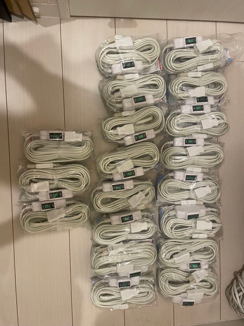 新東電器 中間スイッチ付き延長コード19個