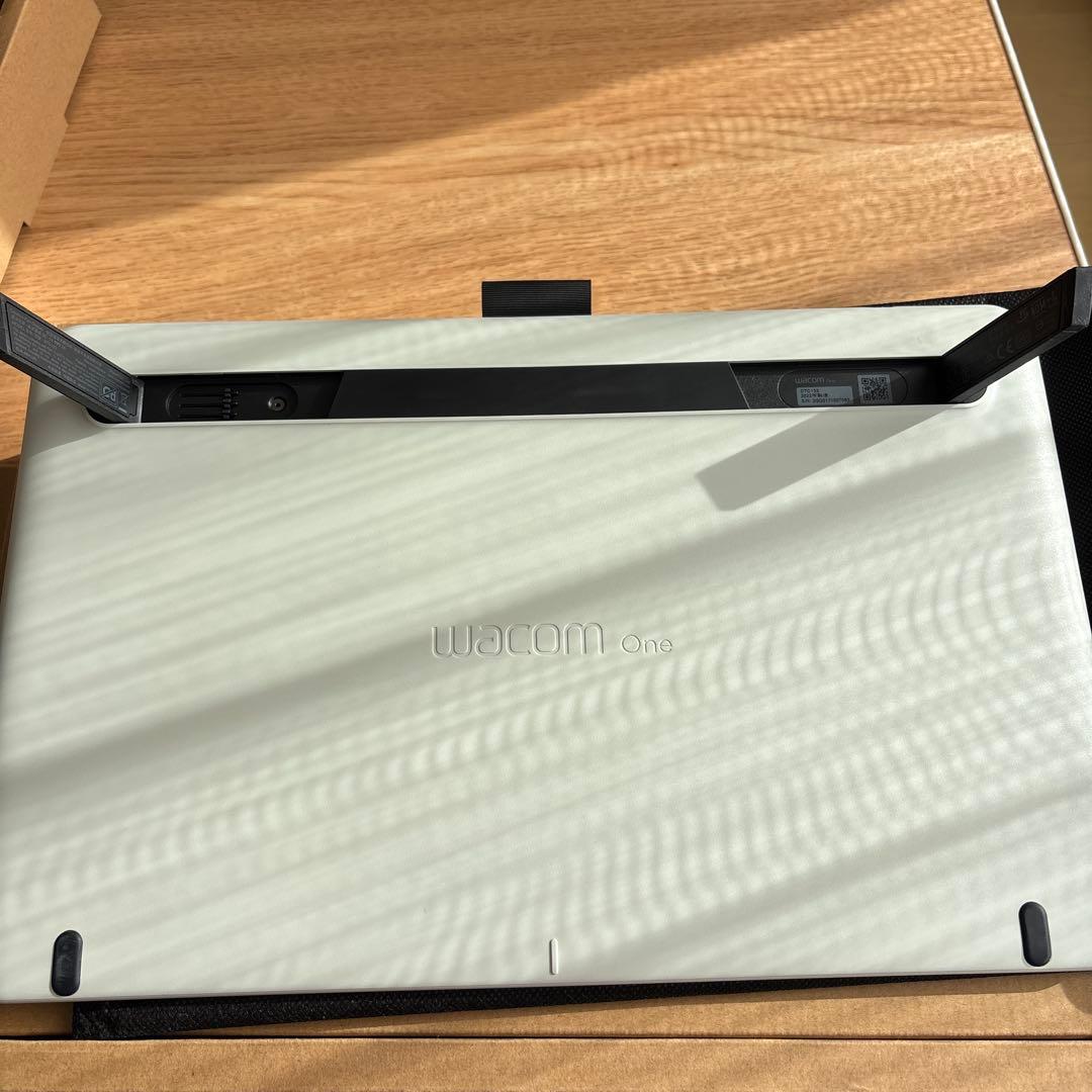 液タブ ワコム Wacom One 13.3型