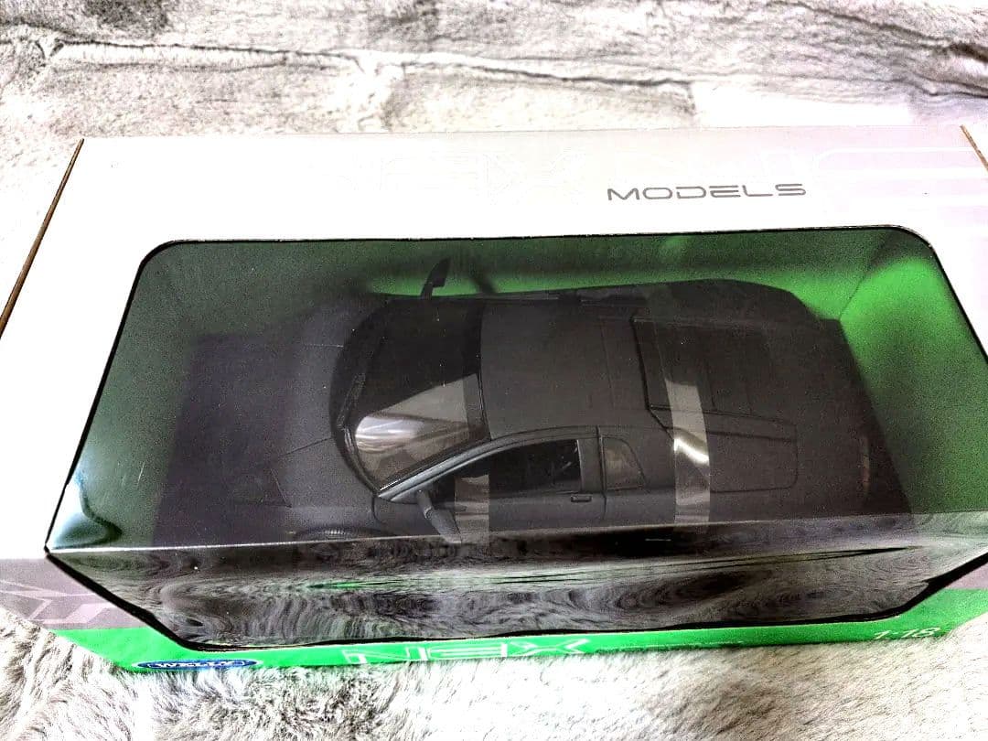 新品未開封ランボルギーニ エスパーダ 2003 1/18 マットブラック