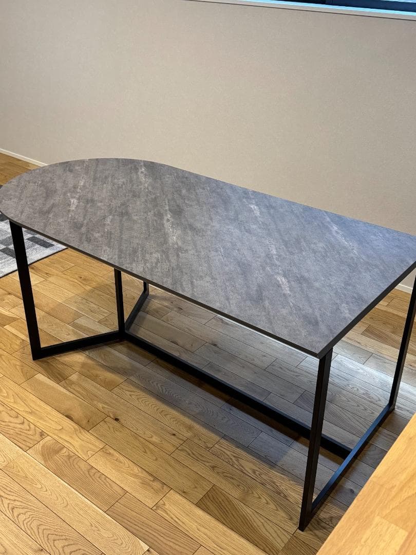 モデル展示 未使用品 半円状ダイニングテーブル1600 ストーン柄 CHERRY