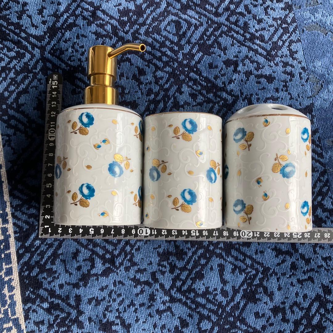 【美品⭐️イタリア製】T.Limogesリモージュ青い花柄 バスルーム3点セット