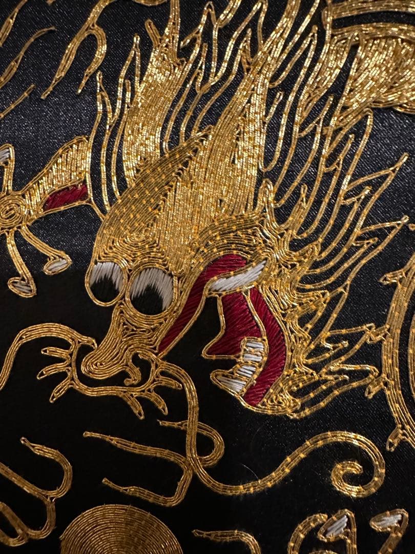 1960年代　ミッドセンチュリー　金色の龍 刺繍アート フレーム付き