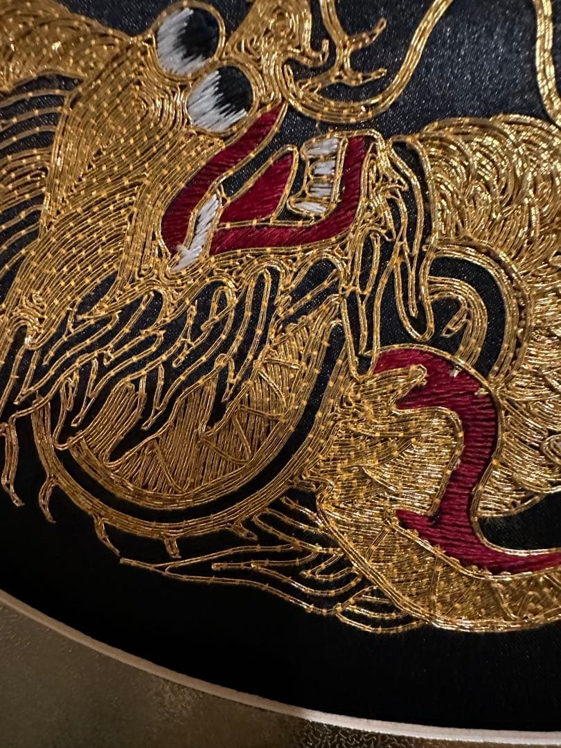 1960年代　ミッドセンチュリー　金色の龍 刺繍アート フレーム付き