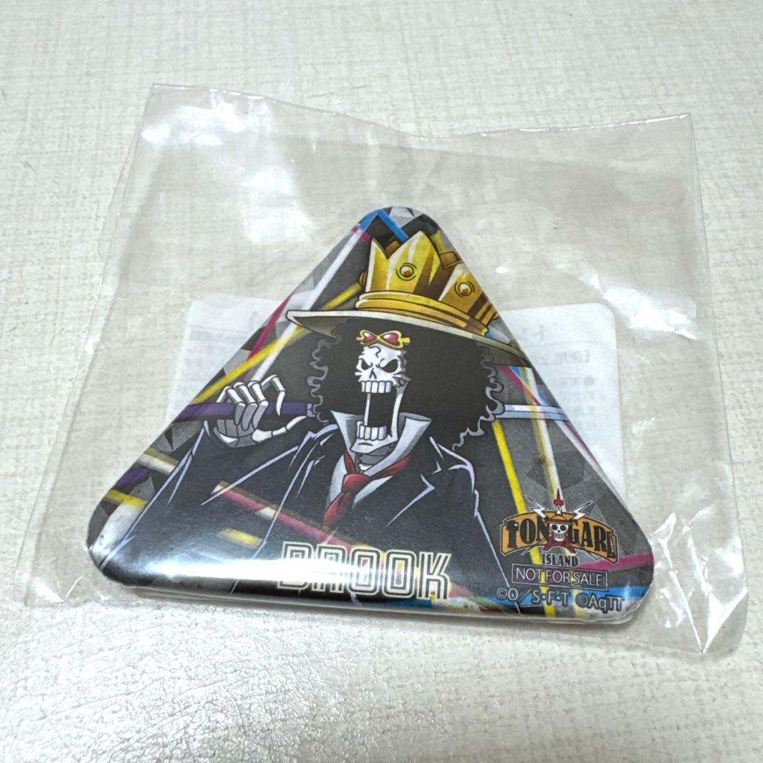 ワンピースタワートンガリ缶バッジ ブルック2種&4周年ステッカー他ブルックセット