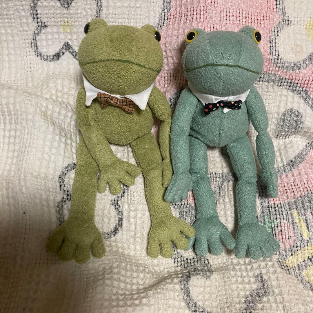 モンスイユ　カエル　ブリトー　ぬいぐるみ　中古品　色違い2こセット