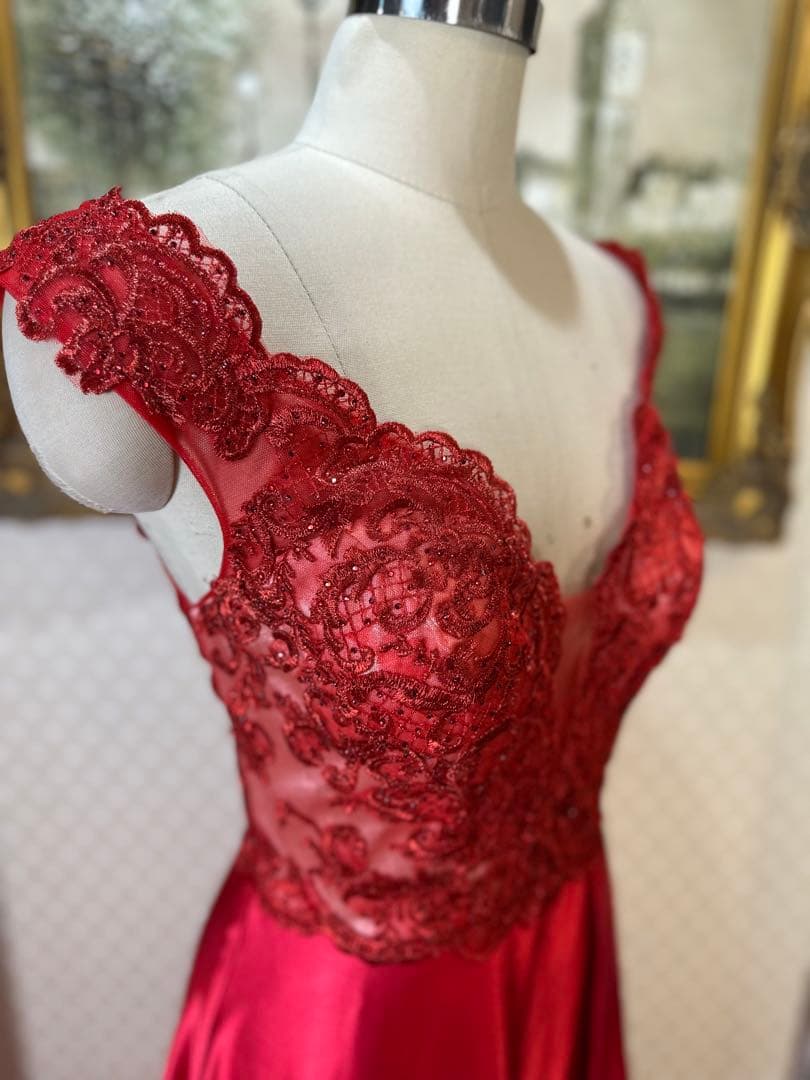 レース装飾 赤 ロングドレス