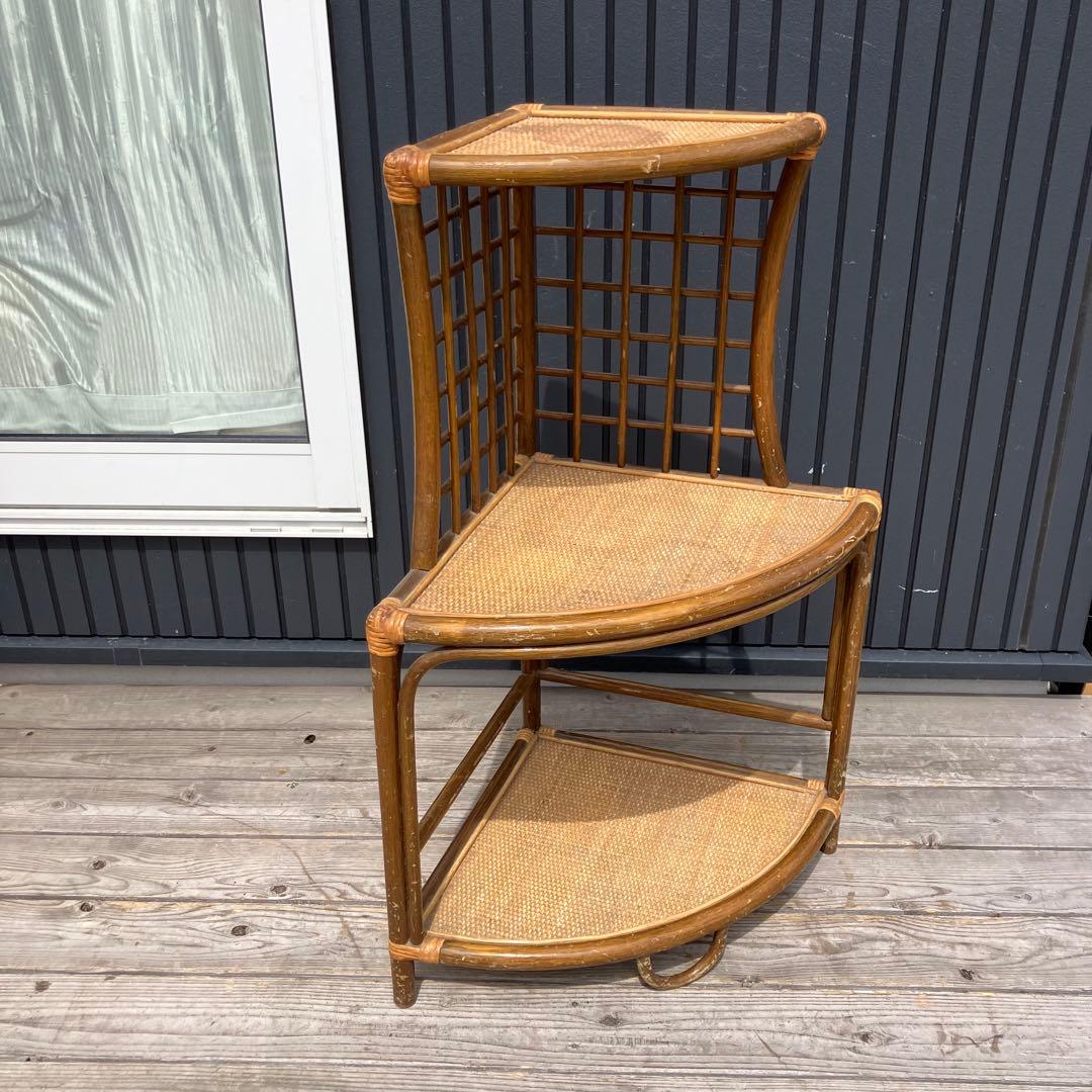 昭和レトロ 3段ラタンシェルフ 扇型コーナーラック 飾り棚 ディスプレイラック