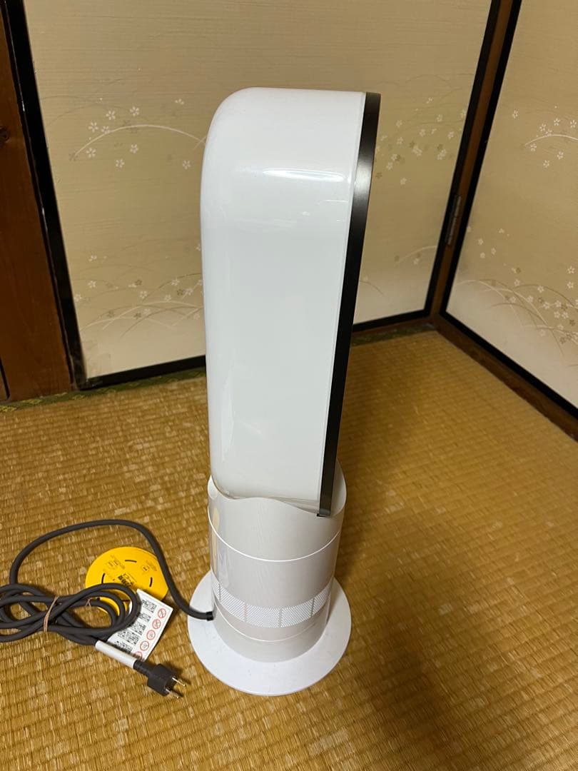 Dyson タワーヒーター 羽根なし ホワイト　AM09