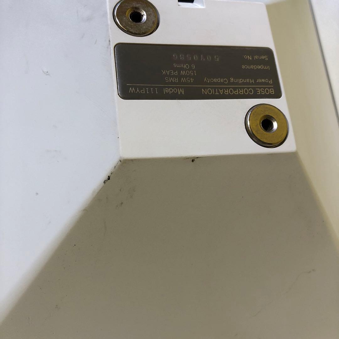 た3● BOSE 111PYW スピーカー 2個セット　吊り金具2個付き