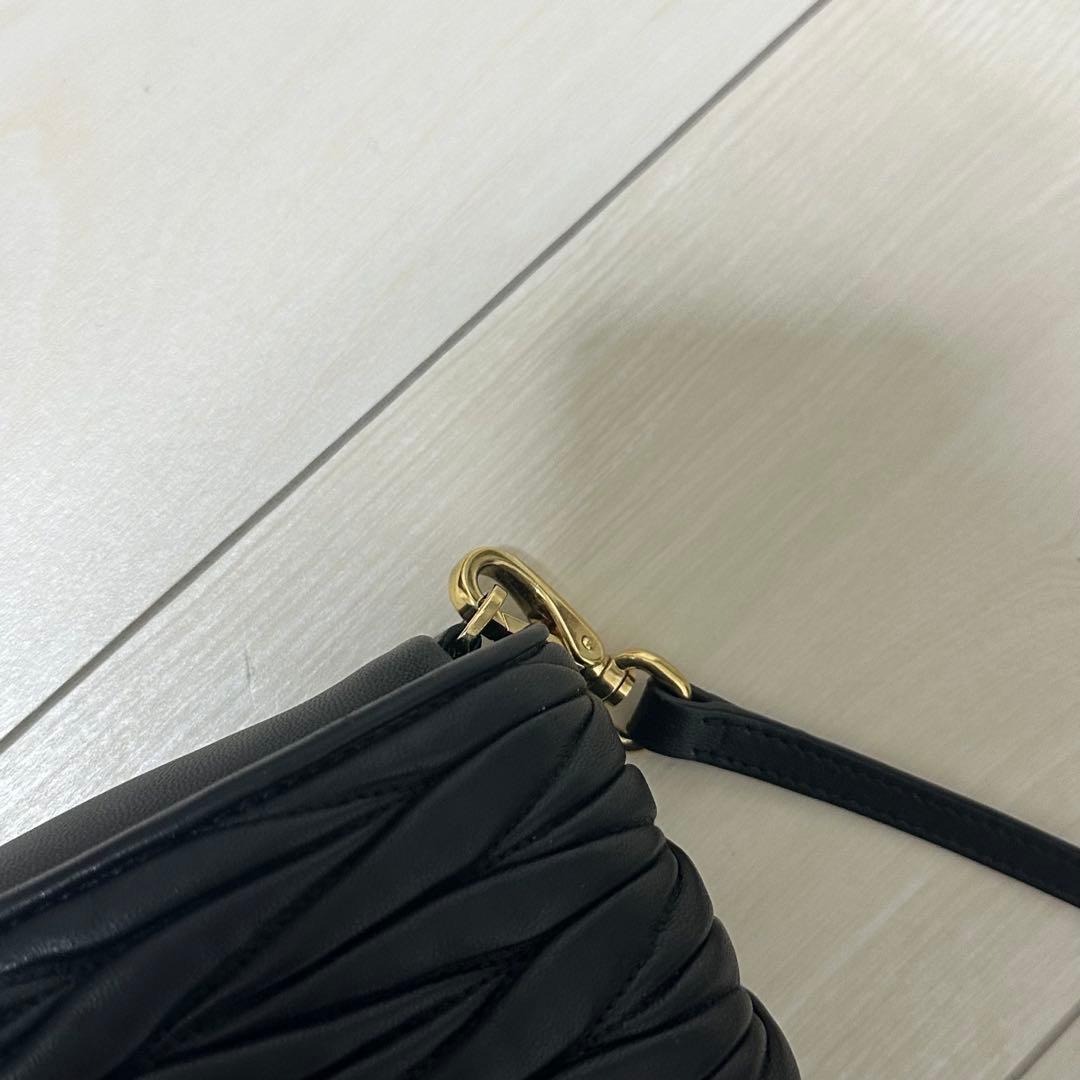 MIUMIU ショルダーバッグ マテラッセ