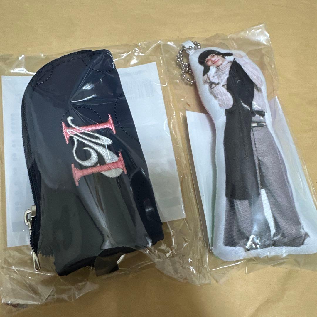 INI 池﨑理人 リップケース クッションキーホルダー　ポップアップ