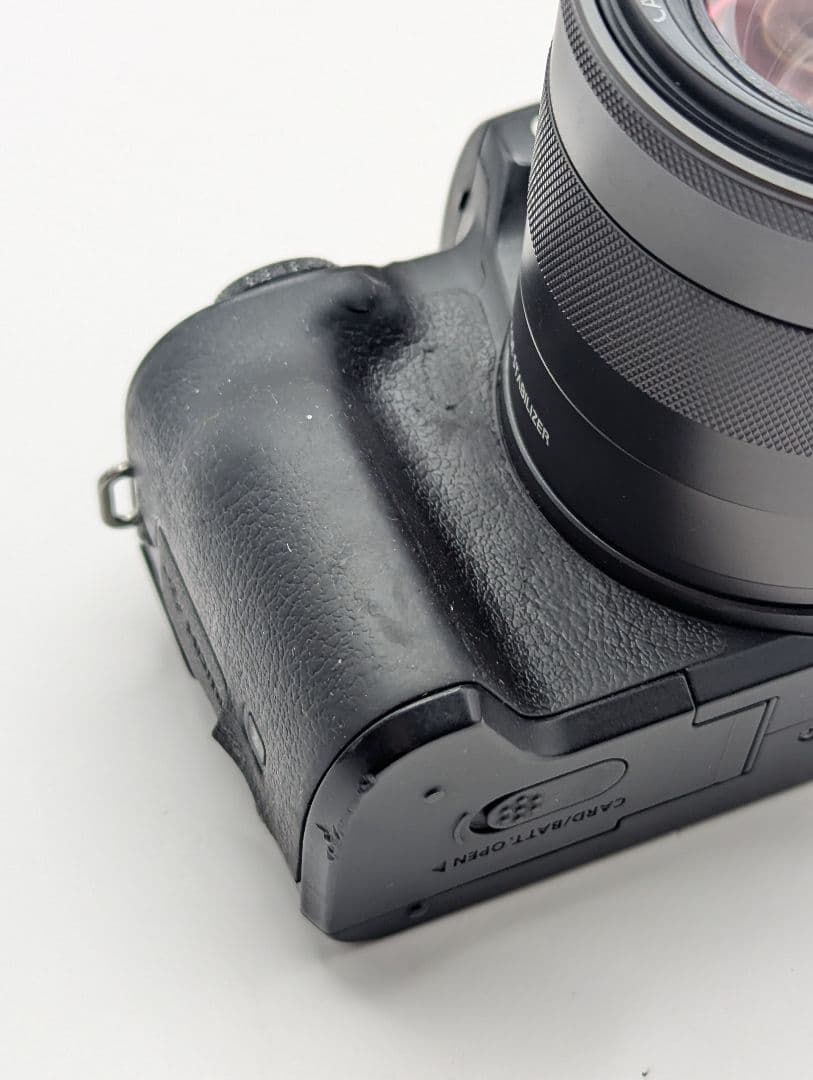 デジタルカメラ Canon EOS Kiss M / EF-M 18-55mm IS STM