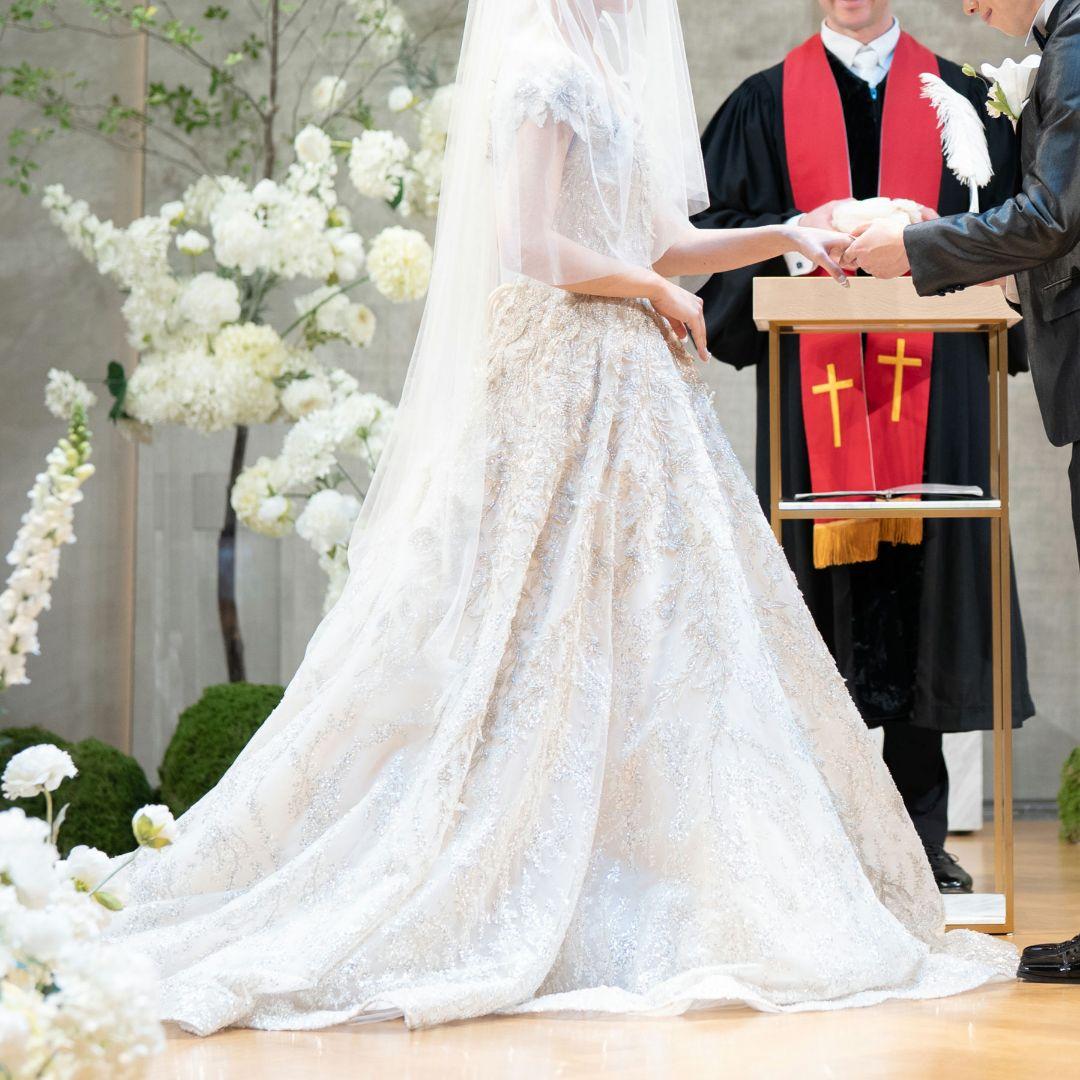 【さき】半額以下【韓国ドレス】ビジューウェディングドレス　結婚式　前撮り