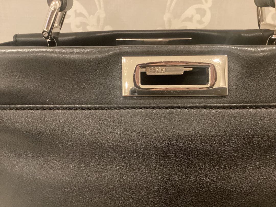 FENDI ピーカブー レギュラー ブラック　ショルダーバッグ