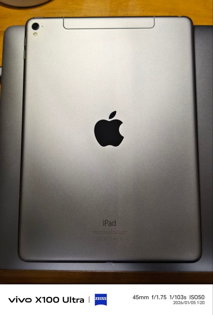 S*y様 Apple iPad Pro 9.7インチ スペースグレイ 128GB