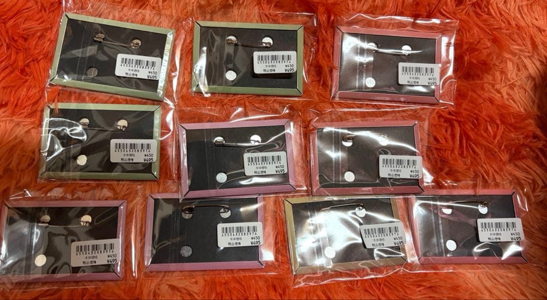 スパイファミリーグッズセット　缶バッジキーホルダー等