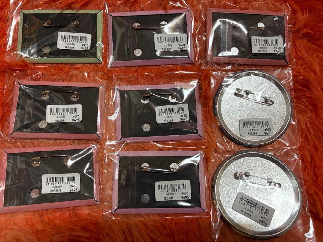 スパイファミリーグッズセット　缶バッジキーホルダー等