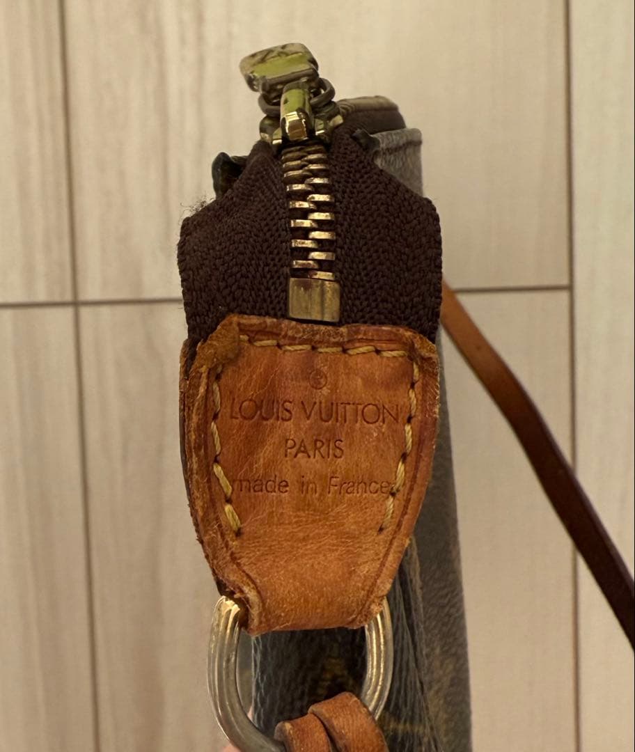 ルイ・ヴィトン LUIS VITTONモノグラム ハンドバッグ　ポシェット