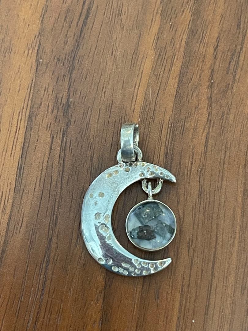 月の隕石入り　ペンダントトップ (ムーンロック) 月隕石