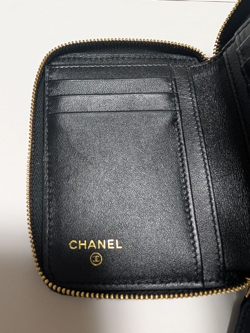 CHANEL 二つ折り財布　ブラック