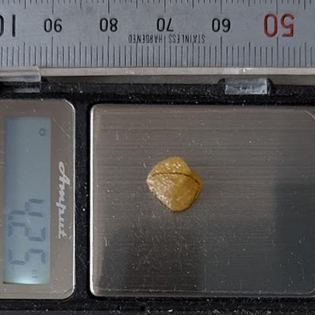 4.25ct　イエローダイヤモンド　原石　ナミビア産　金剛光沢　鉱物標本