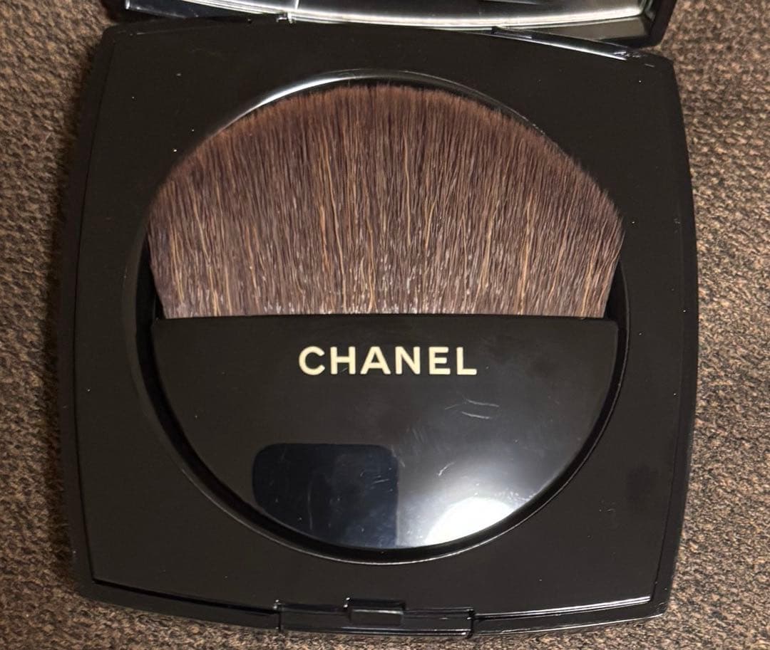 レ ベージュ ヘルシー ゴールデン グロウ パウダー　エクラ ドゥ ソワール