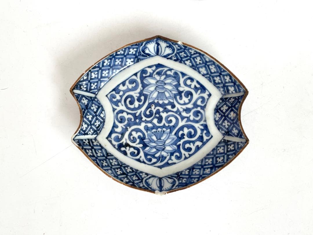 骨董　アンティーク　古伊万里　菱形　染付　逆唐草文様　変形皿　小皿　角福
