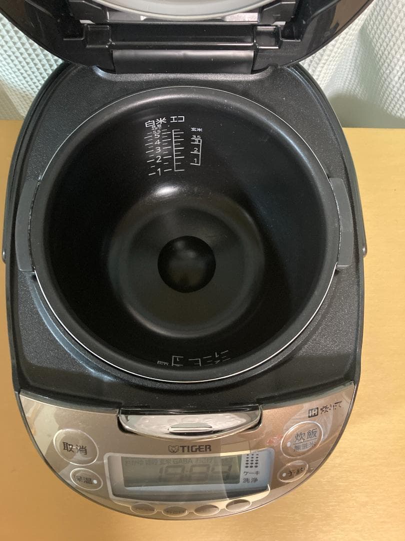 ★タイガーJKT-P100 IH炊飯ジャー2020年製 TIGER1L 5.5合