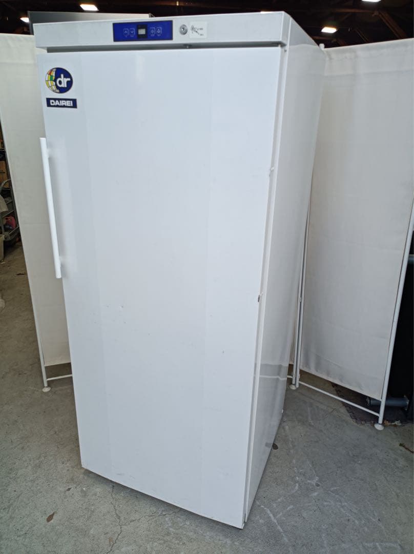 八6751【配送設置料金込み】 DAIREI 冷凍庫 SD-521