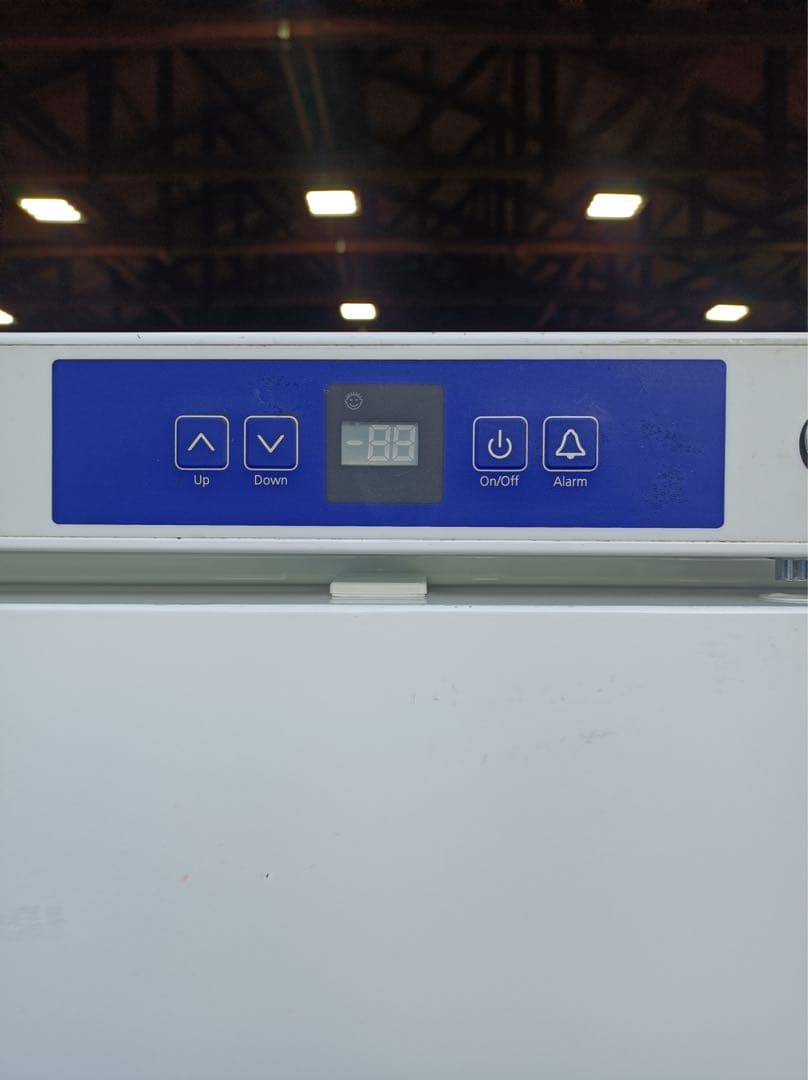 八6751【配送設置料金込み】 DAIREI 冷凍庫 SD-521